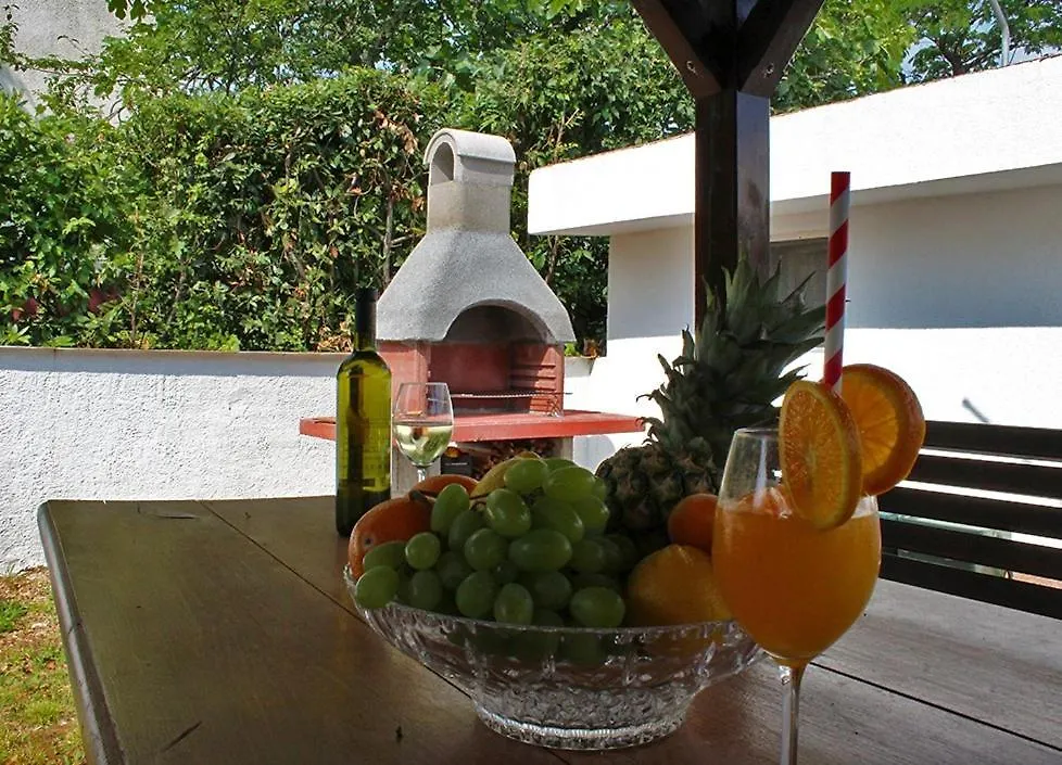 Garden Apartments Krk Town 0*,