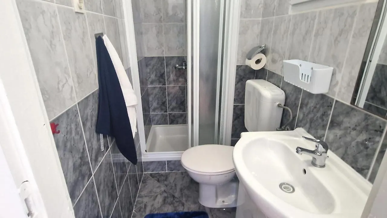 Garden Apartments Krk Town 0*,