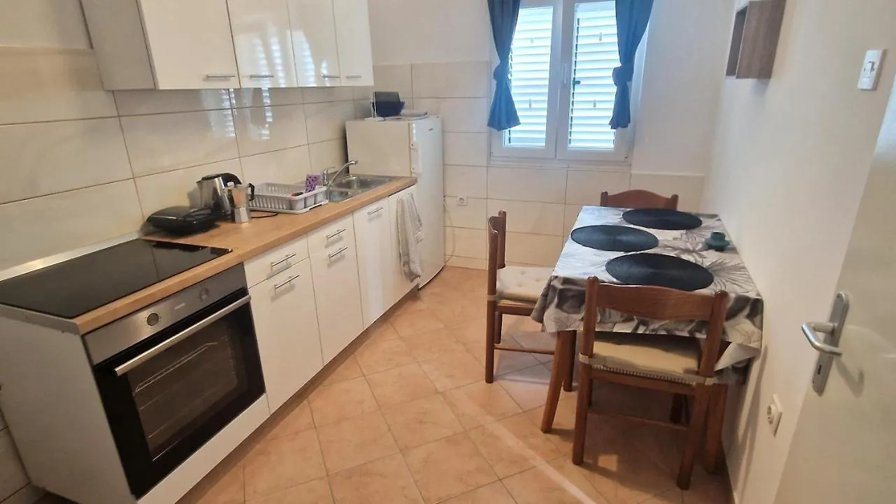 Garden Apartments Krk Town 0*,