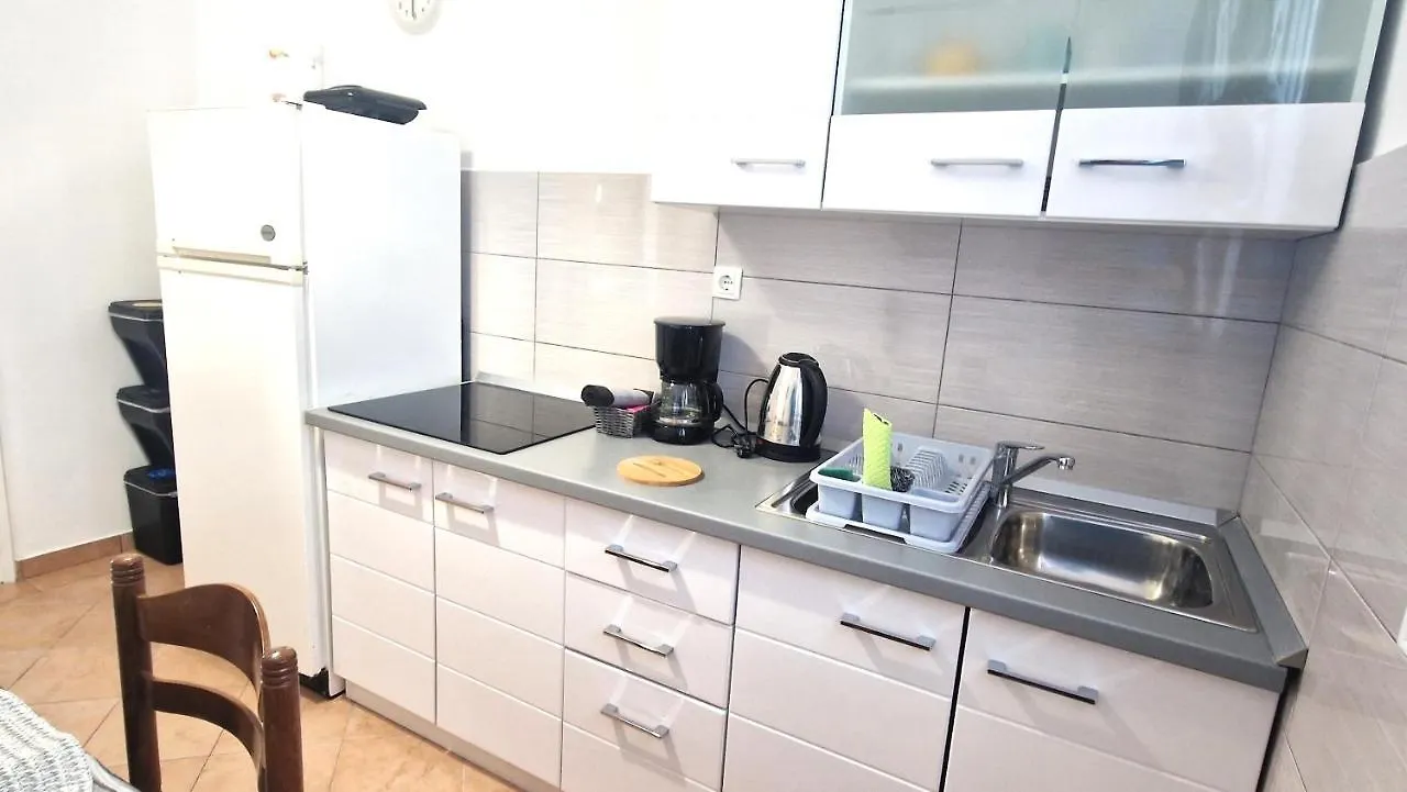 Garden Apartments Krk Town 0*,